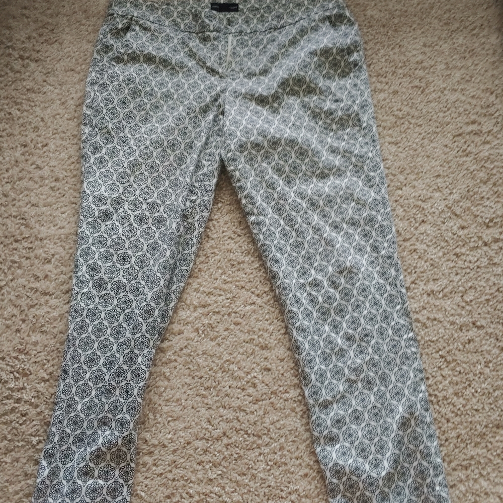 Adrienne Vittadini Size 6 Patterned Slacks - image 1